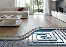 Grzejniki znikają z domów. Podłogówka wygrywa komfortem, ale cena zaskakuje