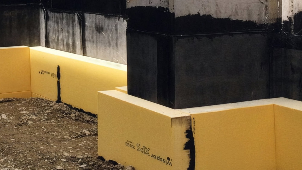 Jak dobrać skuteczne zabezpieczenie fundamentów przed wilgocią?