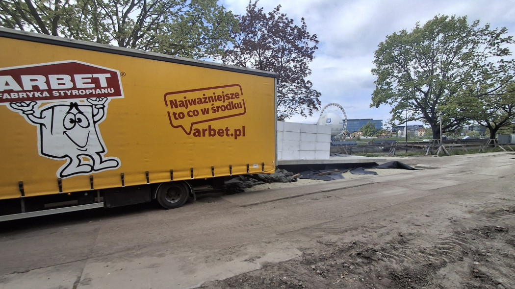 Podbudowa ze styropianu EPS marki ARBET pod nową kładką Kazimierz–Ludwinów w Krakowie