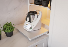 Gdzie schować Thermomixa i małe AGD w kuchni? Praktyczne sposoby na porządek