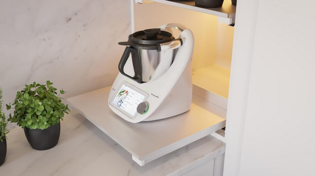 Gdzie schować Thermomixa i małe AGD w kuchni? Praktyczne sposoby na porządek