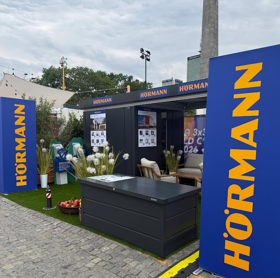 Podczas Mistrzostw Świata w Koszykówce 3x3 firma Hörmann Polska przygotowała strefę, w której można było zobaczyć inne produkty marki: metalowe domki i skrzynie ogrodowe Juno
