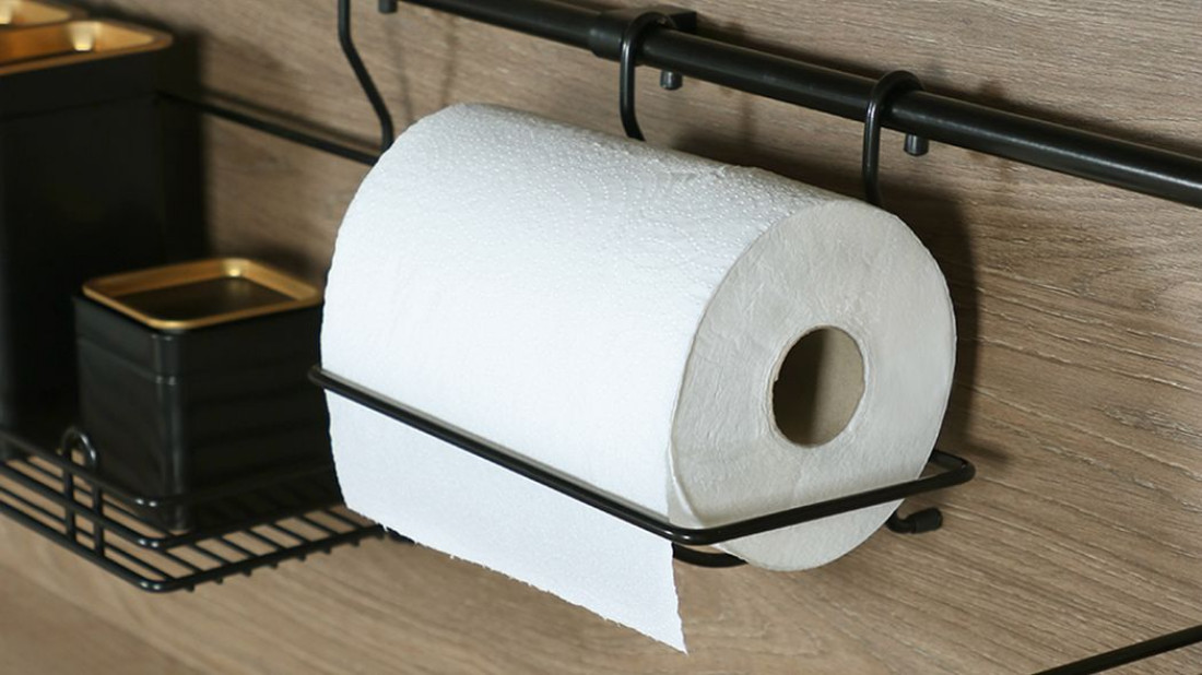 Koniec z zagraconym blatem. Dlaczego relingi kuchenne to absolutny must-have w nowym domu?