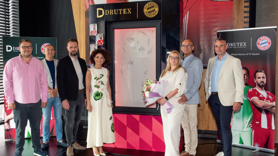 Kolekcjonerskie okno DRUTEX X FC BAYERN