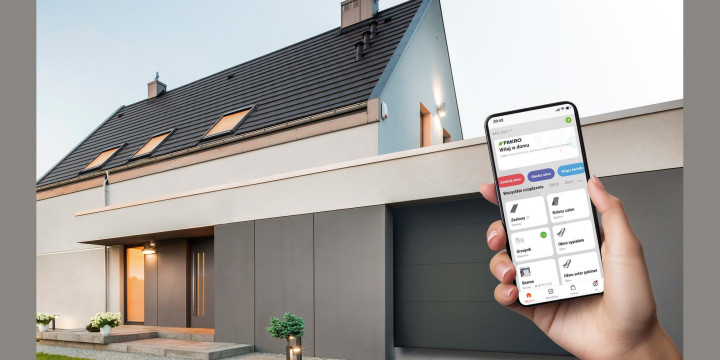 Elektryczne okna dachowe FAKRO – komfort, bezpieczeństwo i automatyzacja domu