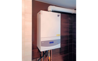 Jak połączyć kocioł na paliwo stałe z instalacją solarną lub pompą ciepła w układzie hybrydowym?