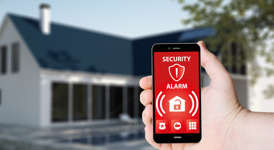 Skuteczny alarm w domu nie musi być skomplikowany. Jak dobrać go do zagrożeń?