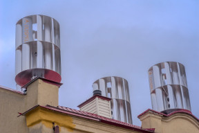Przydomowa elektrownia wiatrowa - ile daje prądu i czy się opłaca?