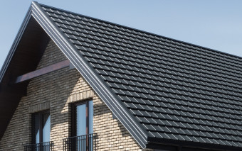 Dach za 20 czy 200 zł za m2? Skąd aż taka różnica w cenie pokryć dachowych