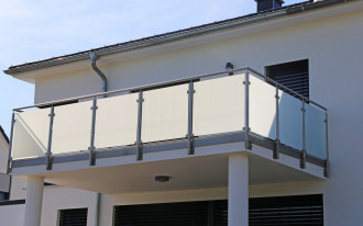 Przecieka taras? Sprawdź krawędź, balustradę i cokół
