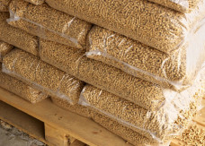Pellet miał tanieć przed sezonem. We wrześniu tona kosztuje już 2300-2400 zł