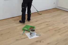 Jak prawidłowo nakładać wosk twardy olejny na drewniane powierzchnie?