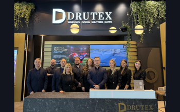 Drutex na BATIMAT 2026. Francuskie rozwiązania, norma RE2020 i Franck Ribéry