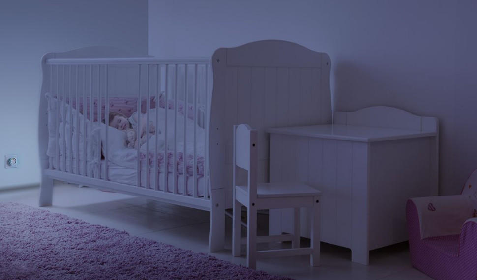 Delikatna poświata wokół FIBARO Wall Pluga