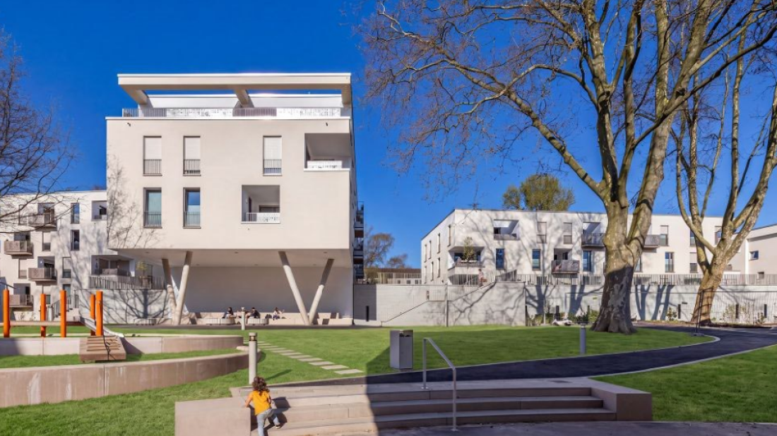 Architektoniczny balans w Mülheim an der Ruhr. Jak połączyć dostępność cenową mieszkań z nagradzaną energooszczędnością