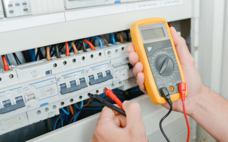 Odbiór instalacji elektrycznej. Co musisz wiedzieć, aby był zgodny z przepisami?